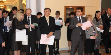 О 18 годині почалось таємне голосування за членів ВККСУ та за звільнення судді Коституційного Суду України