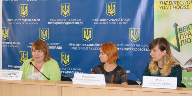 Голова Ради суддів України Валентина Сімоненко привітала слухачів програми 